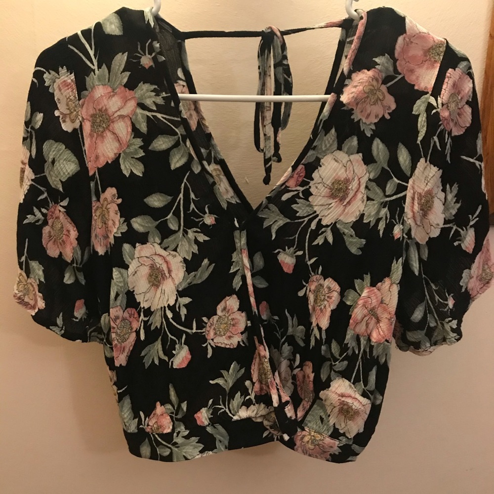 Black floral crop top